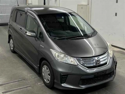 HONDA FREED HYBRID