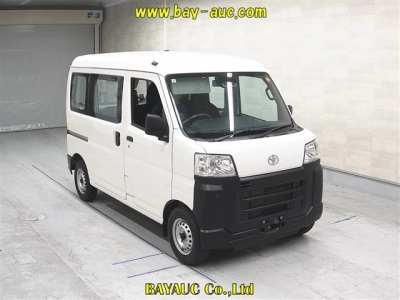 TOYOTA PIXIS VAN