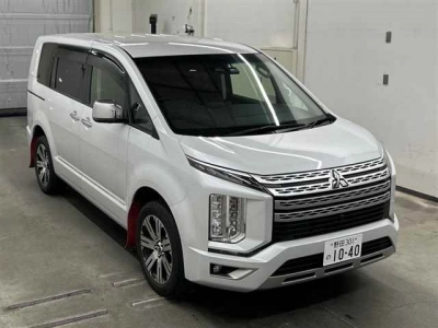 MITSUBISHI DELICA D:5
