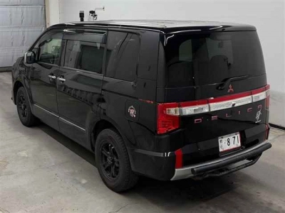 MITSUBISHI DELICA D:5
