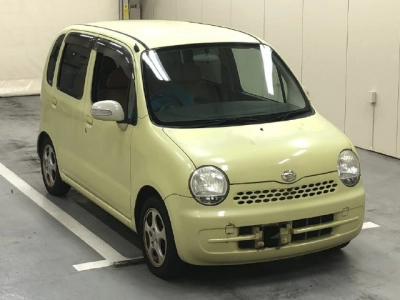 DAIHATSU MOVE LATTE