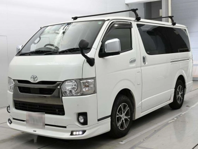 TOYOTA HIACE VAN