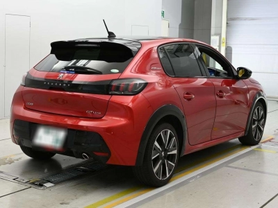 PEUGEOT 208