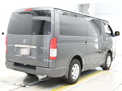 TOYOTA REGIUS VAN