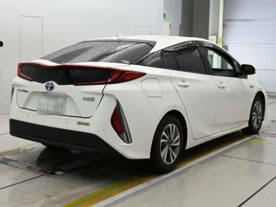 TOYOTA PRIUS PHV