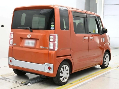 DAIHATSU WAKE