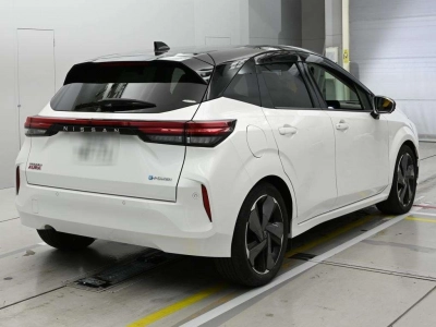 NISSAN AURA