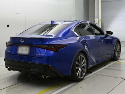 LEXUS IS