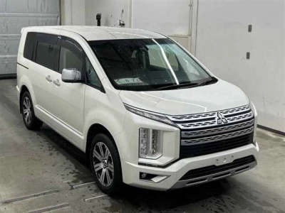 MITSUBISHI DELICA D:5