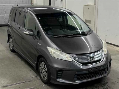 HONDA FREED HYBRID