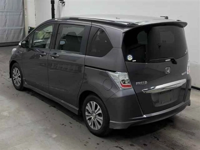 HONDA FREED HYBRID