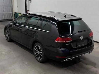 VOLKSWAGEN GOLF VARIANT