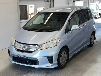 HONDA FREED HYBRID