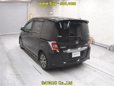 HONDA FREED HYBRID