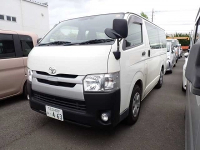 TOYOTA HIACE VAN