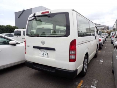 TOYOTA HIACE VAN