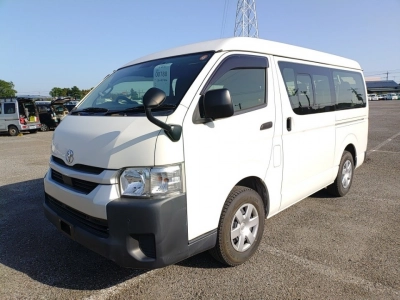 TOYOTA HIACE