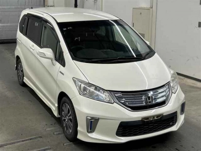 HONDA FREED HYBRID