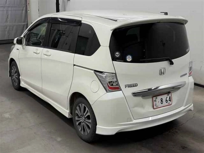 HONDA FREED HYBRID