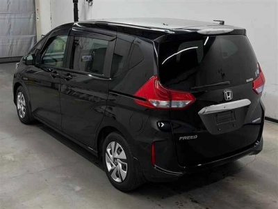 HONDA FREED HYBRID