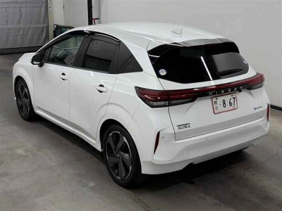 NISSAN AURA
