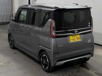 NISSAN ROOX