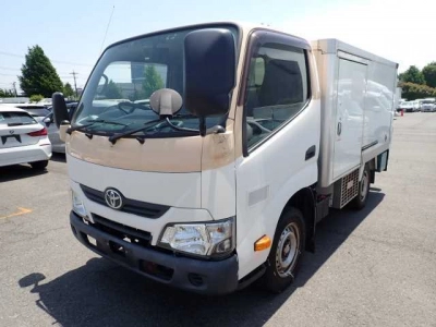 TOYOTA DYNA