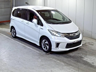 HONDA FREED HYBRID