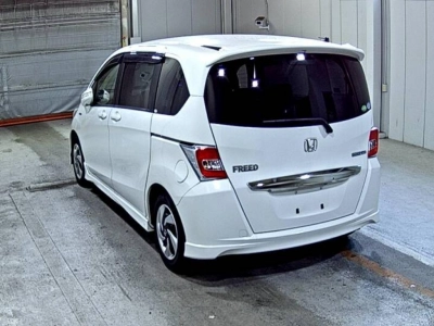 HONDA FREED HYBRID