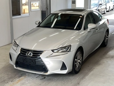 LEXUS IS