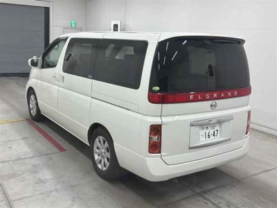 NISSAN ELGRAND