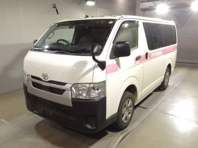 TOYOTA HIACE VAN