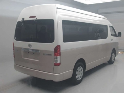 TOYOTA HIACE WAGON