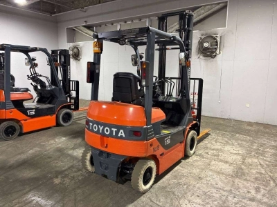 TOYOTA  FORKLIFT 