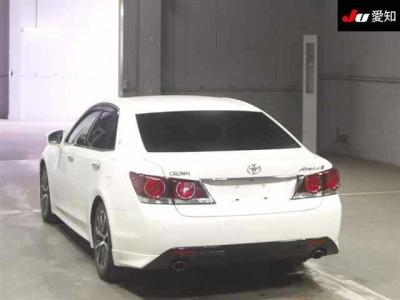 TOYOTA CROWN ATHLETE
