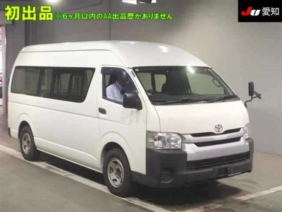 TOYOTA REGIUS VAN