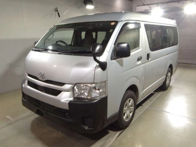 TOYOTA HIACE WAGON