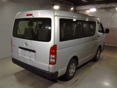 TOYOTA HIACE WAGON