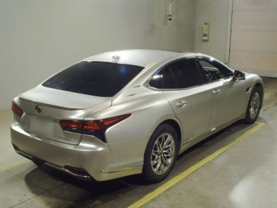 LEXUS LS