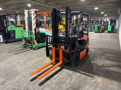 TOYOTA  FORKLIFT 
