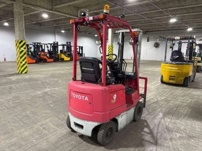 TOYOTA  FORKLIFT 