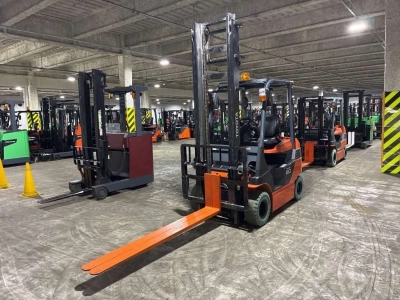 TOYOTA  FORKLIFT 