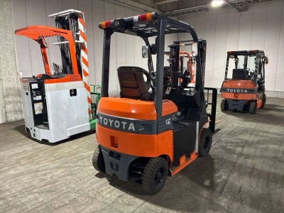 TOYOTA  FORKLIFT 