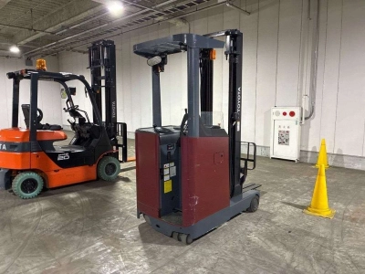 TOYOTA  FORKLIFT 