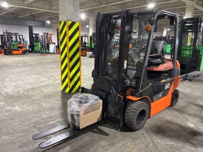 TOYOTA  FORKLIFT 