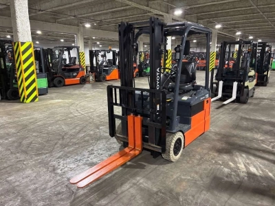 TOYOTA  FORKLIFT 