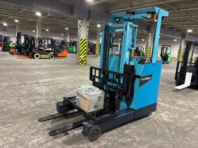 TOYOTA  FORKLIFT 