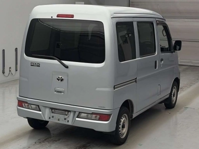 TOYOTA PIXIS VAN