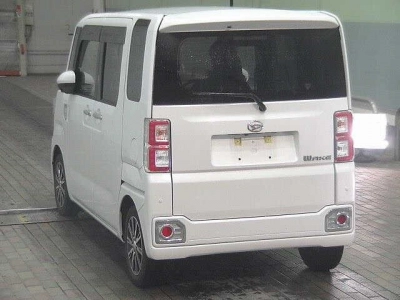 DAIHATSU WAKE