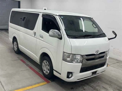 TOYOTA REGIUS VAN
